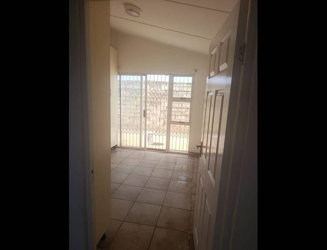1 BEDROOM PROPERTY TO RENT IN BLUFF
